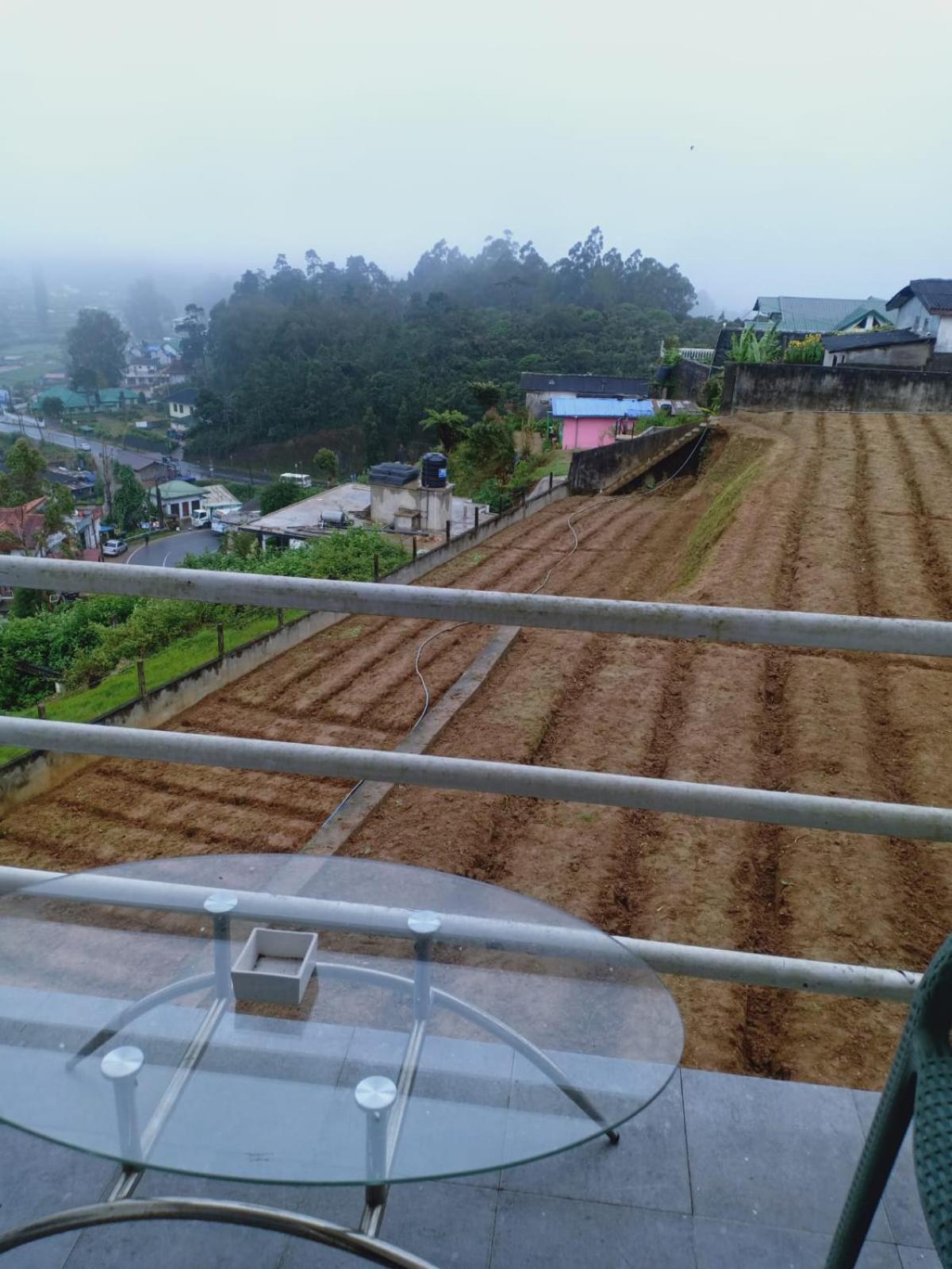 Hotel Blue Meadows Nuwaraeliya à Nuwara Eliya Extérieur photo